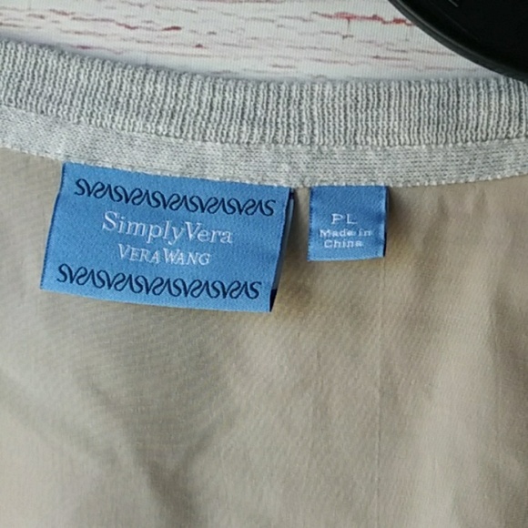 HP 🎉 🎈 Simply Vera Vera Wang Sparkly Gray Sweater Sz LP - Picture 3 of 6